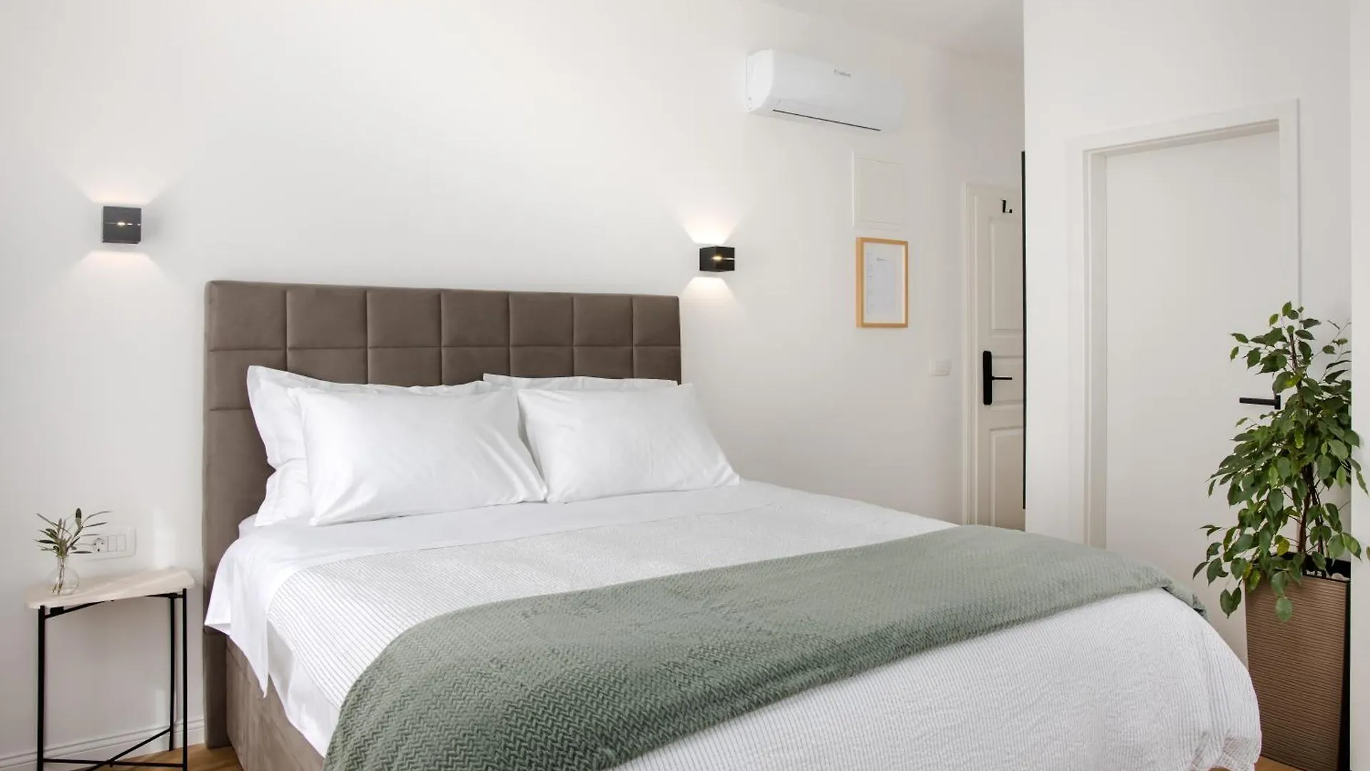 Olea Delux Rooms Guest house